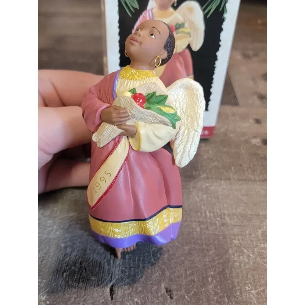 Hallmark 1995 a celebration of angels ornament‎ Xmas decor